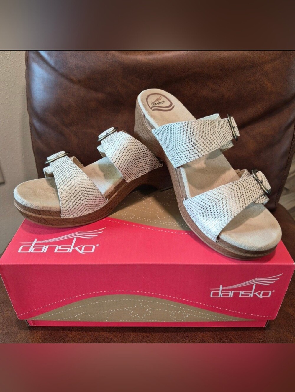 Dansko Sophie Metallic Leather White Shoe Adjustable Buckles Classic Comfort 39